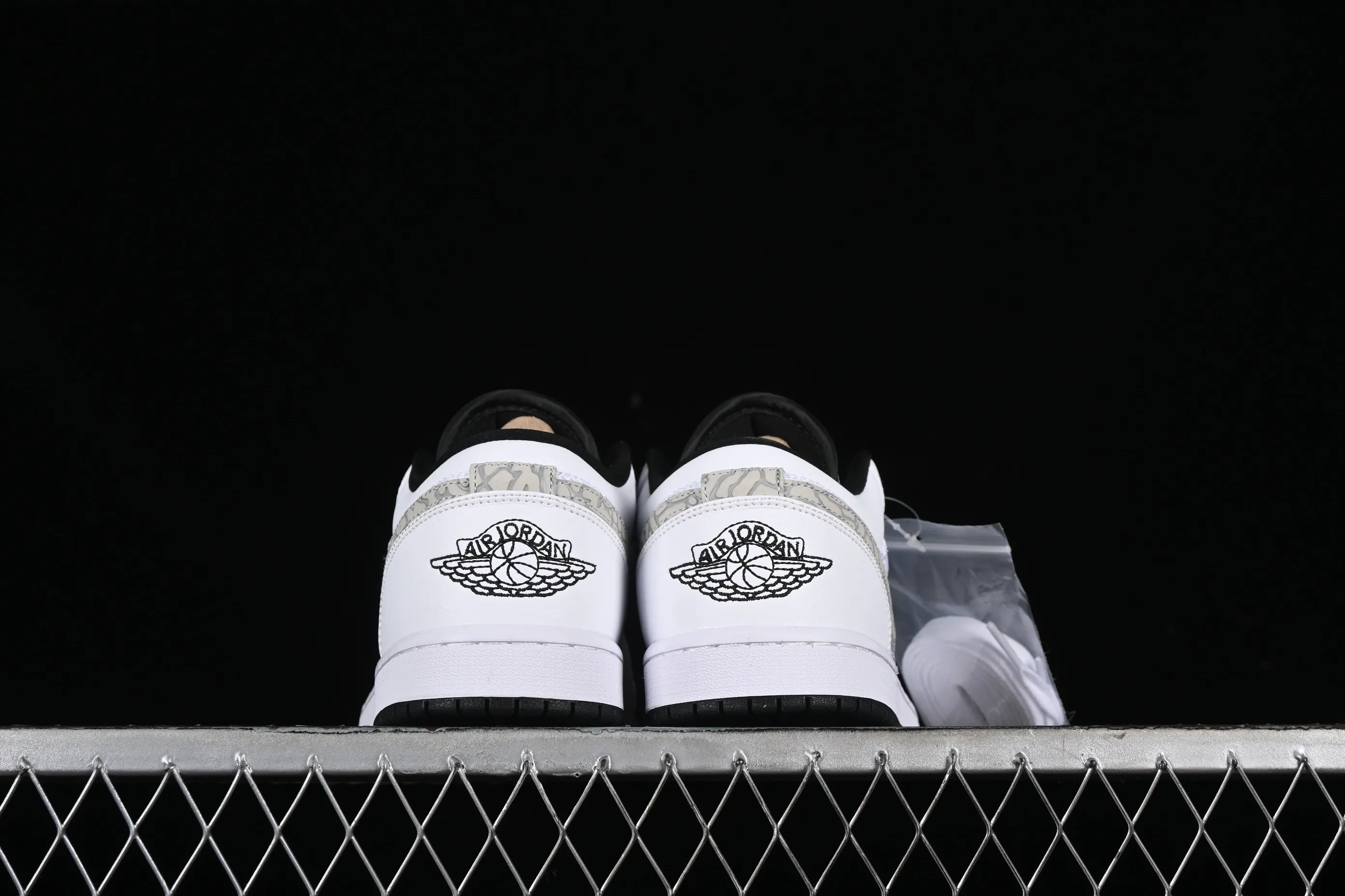 All categories Air Jordan Jordan series basketball shoes Air Jordan 1 Low Air Jordan 1 Low AJ1 Joe 1 mesh white low-top retro basketball shoes 338145-110